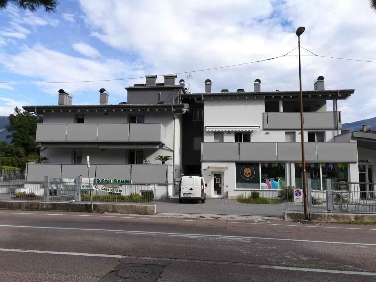 Ferrarini Apartment Riva del Garda Ngoại thất bức ảnh